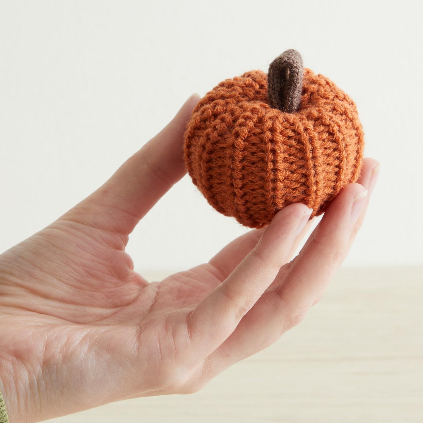 Mini knit pumpkins