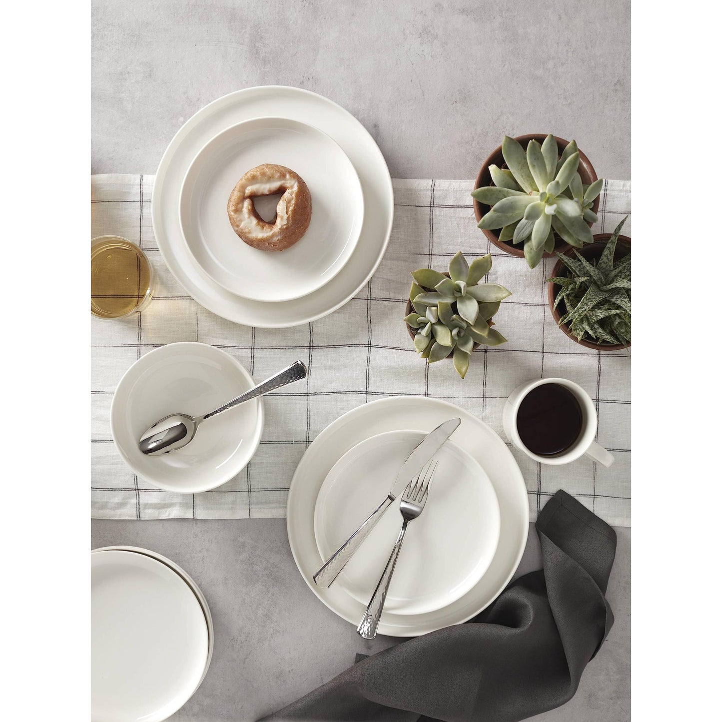Oneida White 12 Piece Dinnerware Set