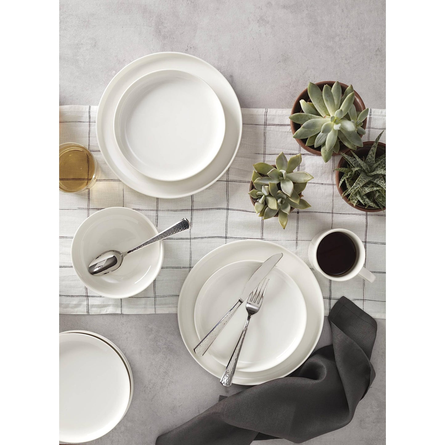 Oneida White 12 Piece Dinnerware Set