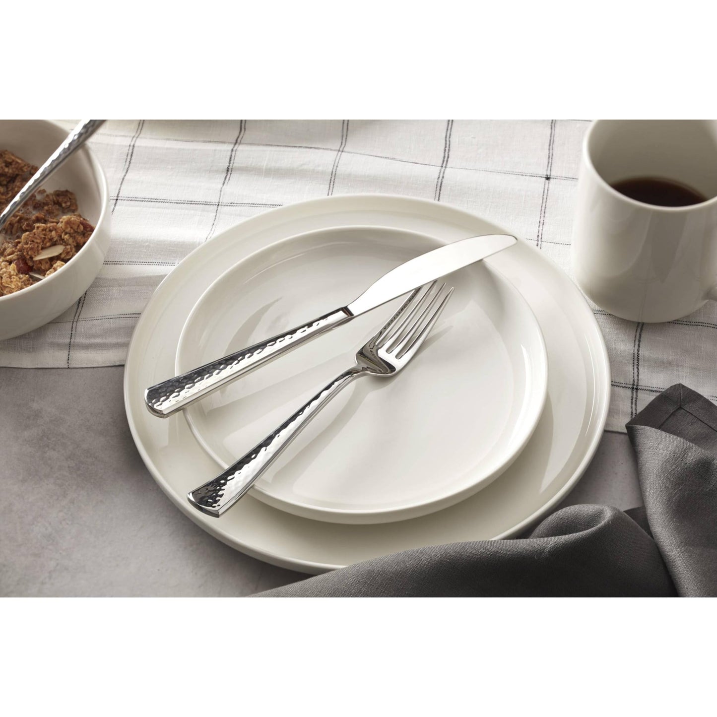 Oneida White 12 Piece Dinnerware Set