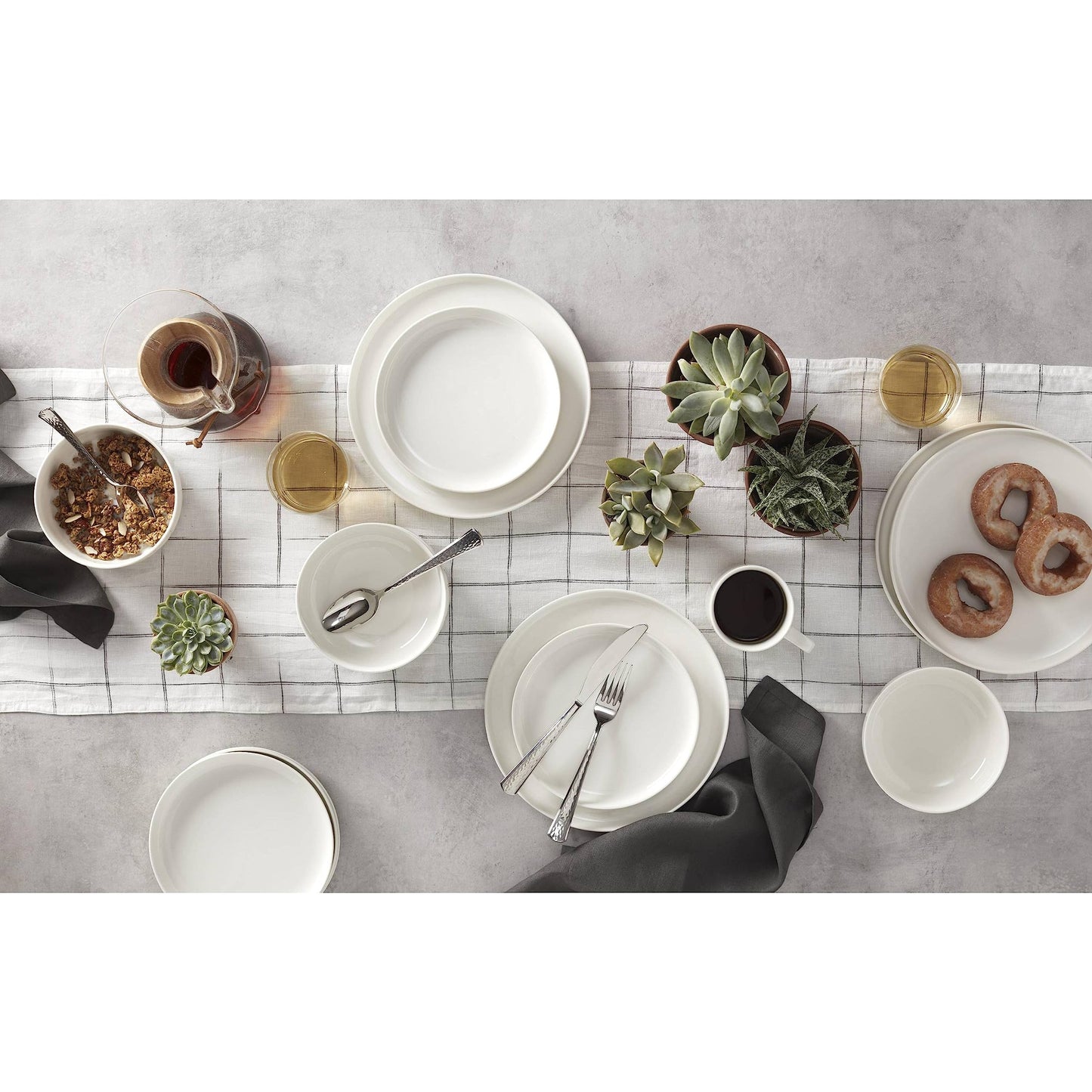 Oneida White 12 Piece Dinnerware Set